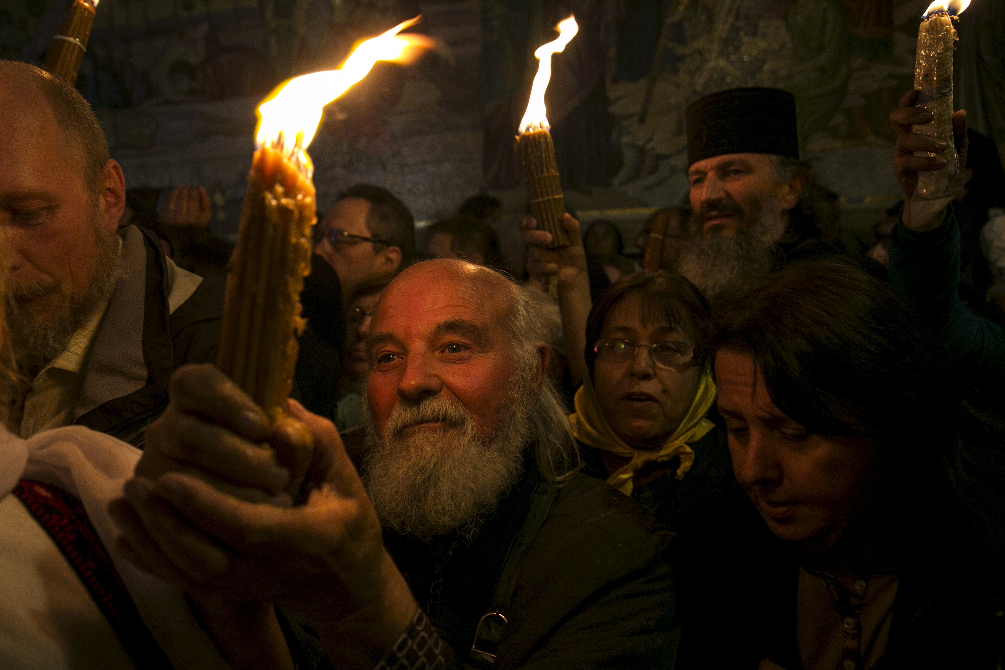 Sveti oganj u Jerusalimu
