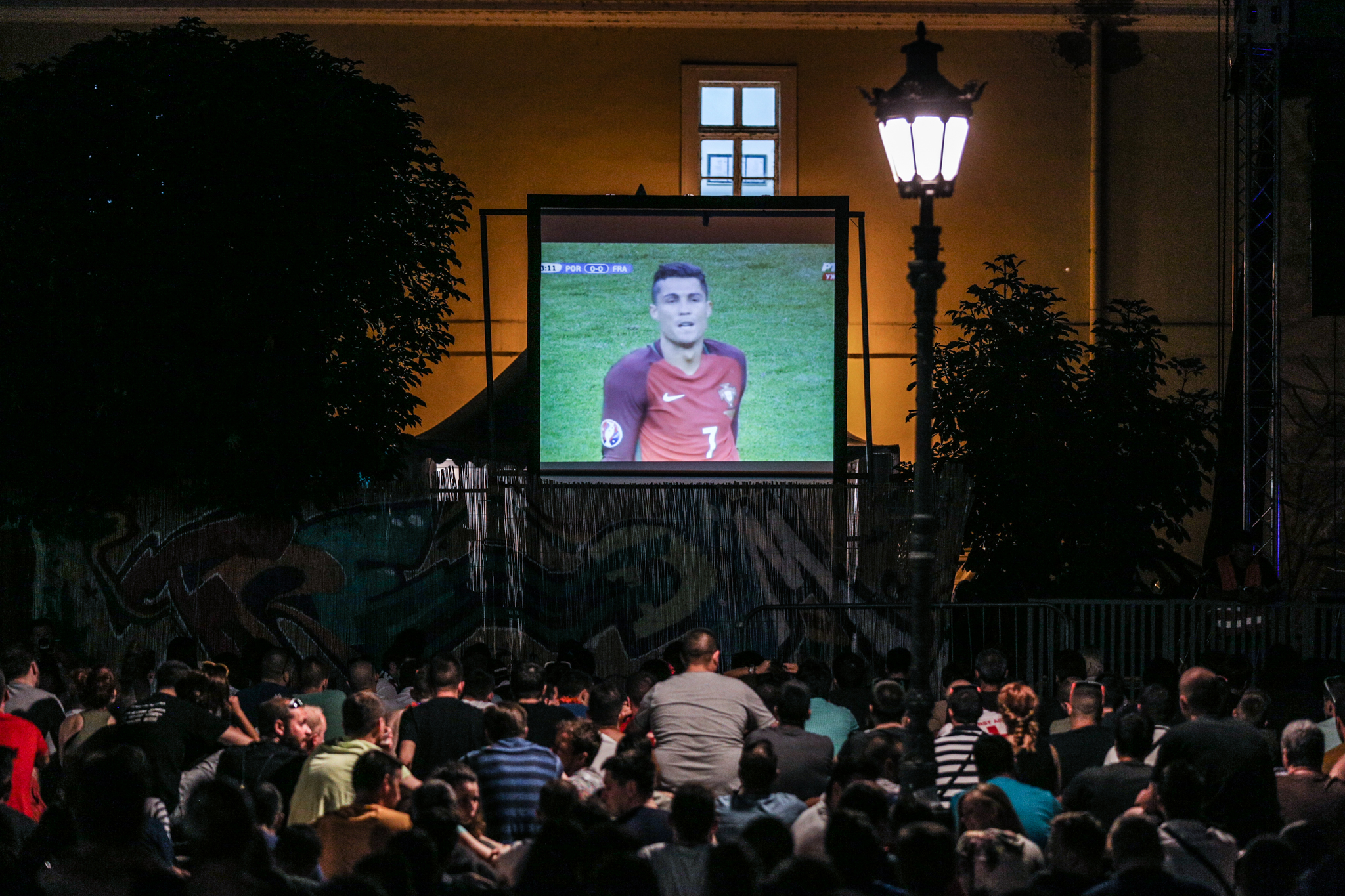 Egzitovci gledaju finale EP u fudbalu 2016