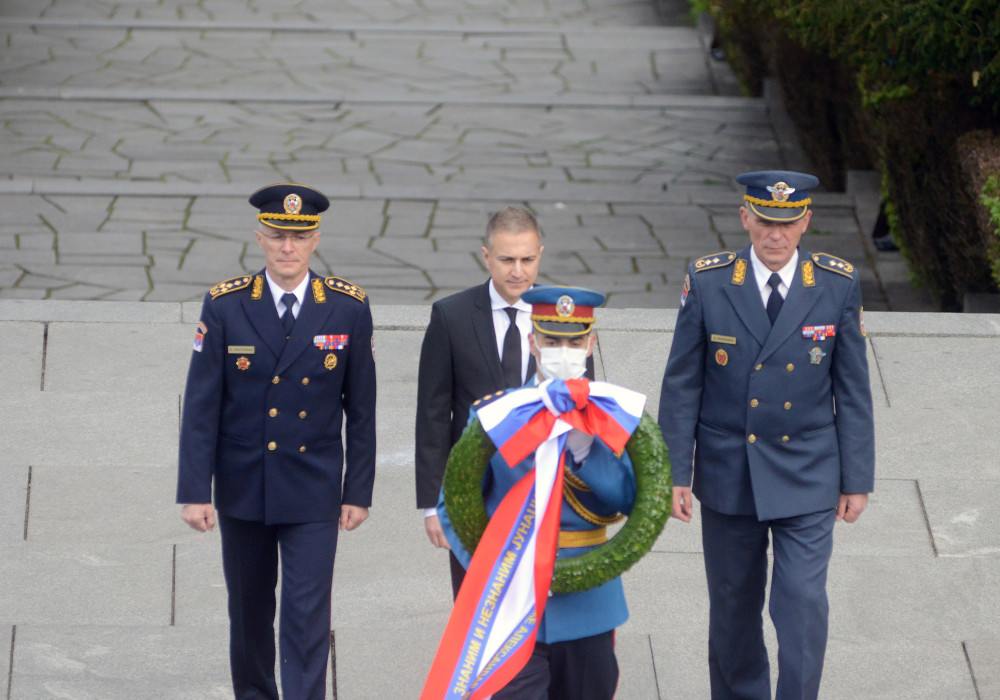 Ministar Stefanović položio venac na Spomenik Neznanom junaku povodom Dana Vojske Srbije