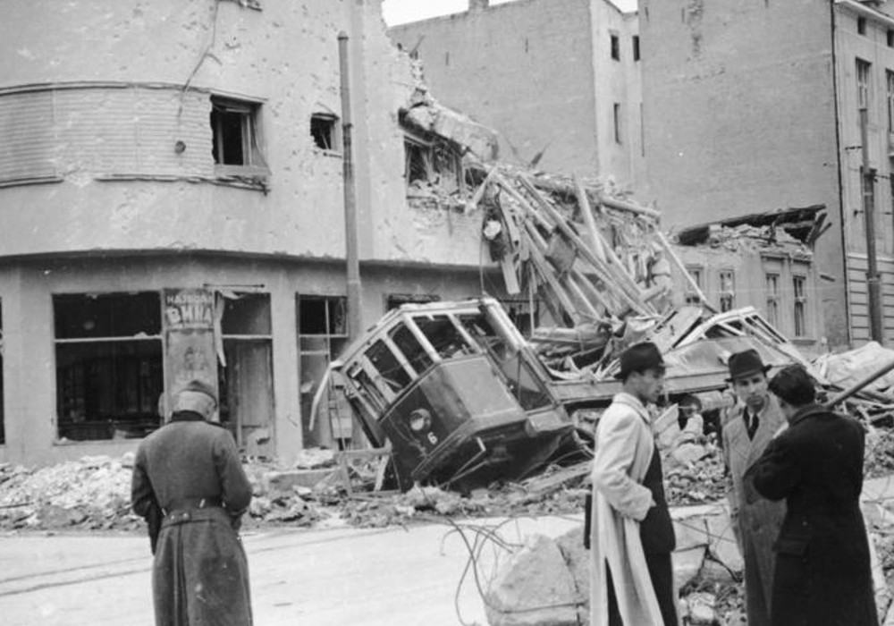 Ruševine zgrada od nemačkog bombardovanja