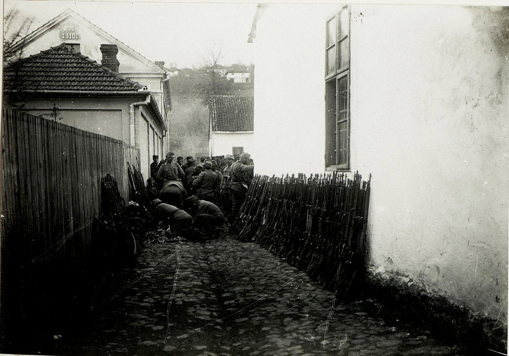 Smatra se da je fotografija nastala u Prokuplju tokom I sv. rata