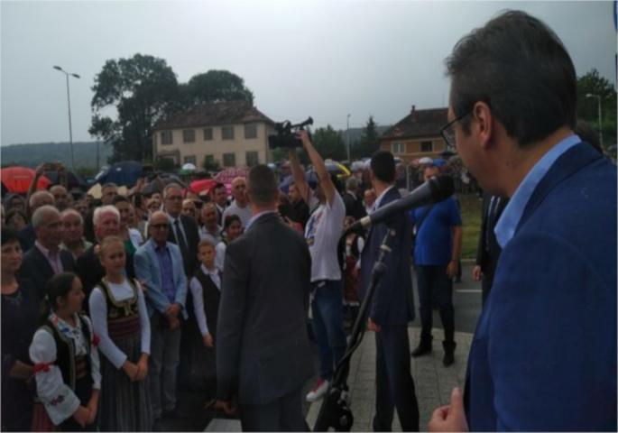 Vučića dočekuju građani Kruševca