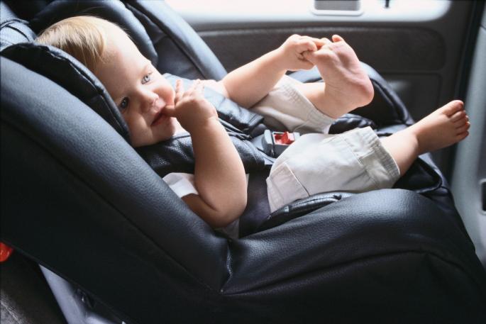 auto, beba, sedište, vezivanje, sigurnosni pojas