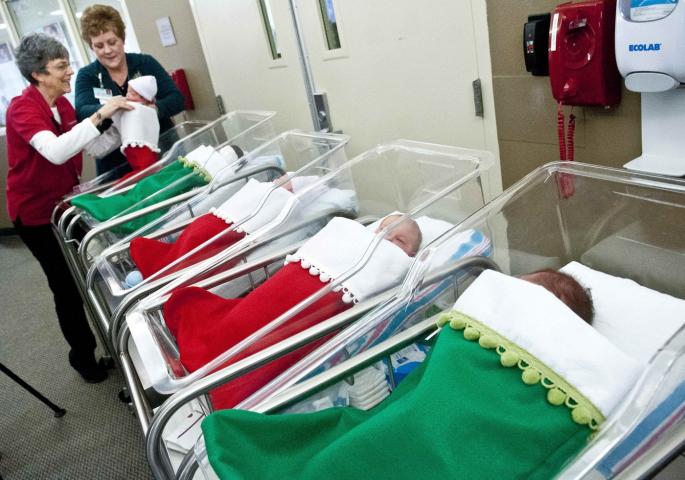 bebe u porodilištu