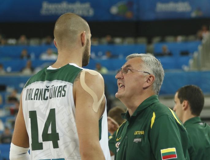 Jonas Valančiunas i Jonas Kazlauskas na Evrobasketu 2013. godine u Sloveniji