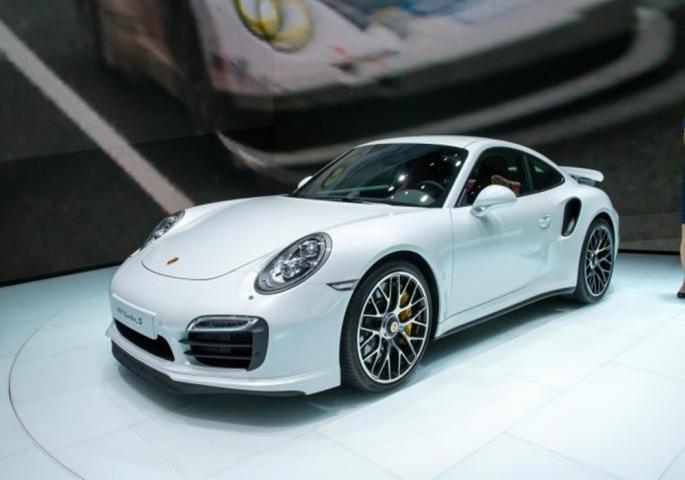 Beli Porsche 911 Turbo