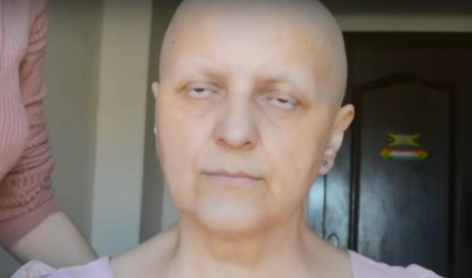 žena sa rakom