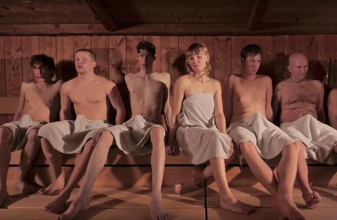 U sauni goli Saune